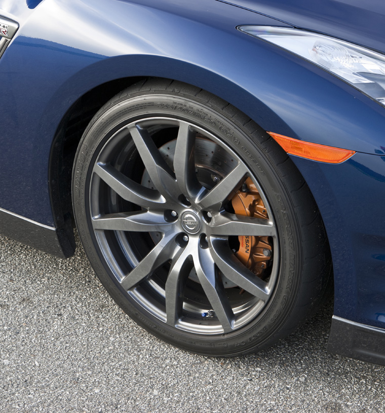 2011 Nissan GT-R Rim Picture